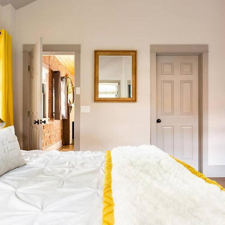 2Br Home W Parking Downtown Charm In Full Bloom! ทูซอน ภายนอก รูปภาพ
