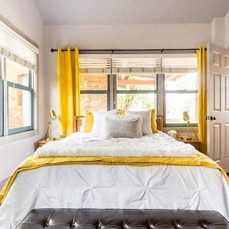 2Br Home W Parking Downtown Charm In Full Bloom! ทูซอน ภายนอก รูปภาพ