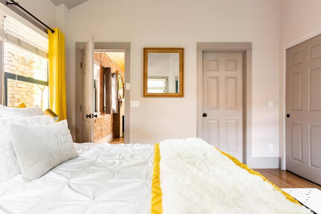 2Br Home W Parking Downtown Charm In Full Bloom! ทูซอน ภายนอก รูปภาพ