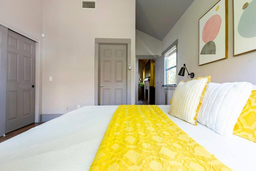 2Br Home W Parking Downtown Charm In Full Bloom! ทูซอน ภายนอก รูปภาพ