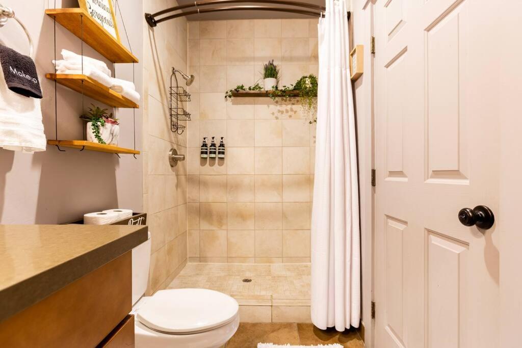 2Br Home W Parking Downtown Charm In Full Bloom! ทูซอน ภายนอก รูปภาพ