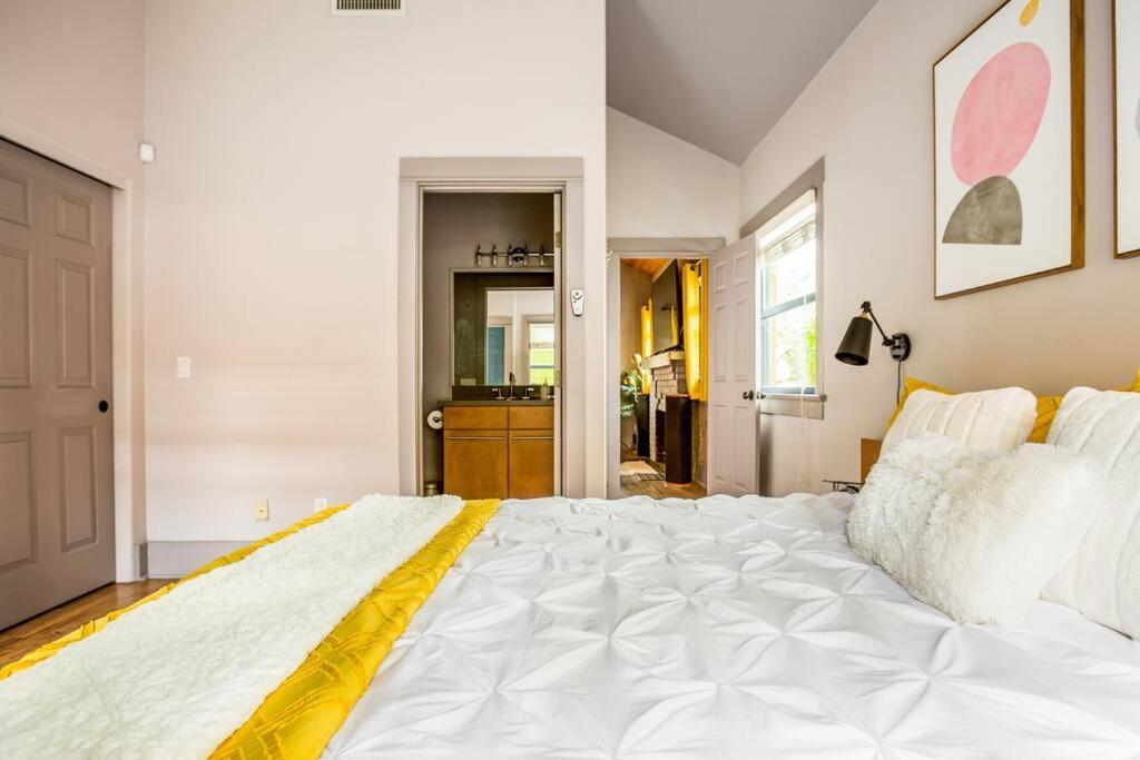 2Br Home W Parking Downtown Charm In Full Bloom! ทูซอน ภายนอก รูปภาพ