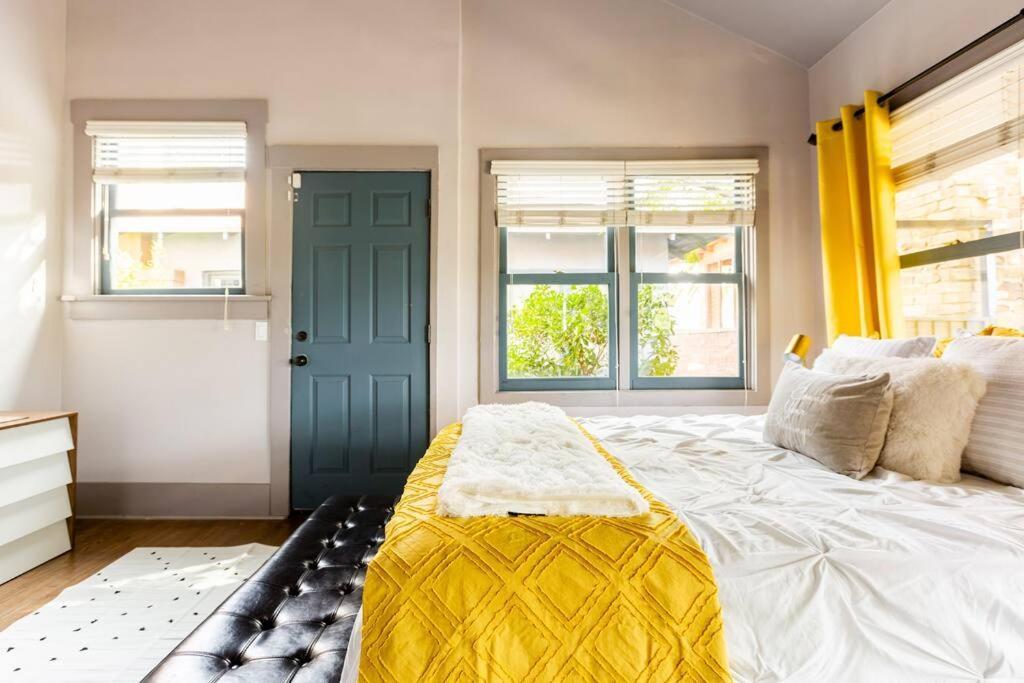2Br Home W Parking Downtown Charm In Full Bloom! ทูซอน ภายนอก รูปภาพ