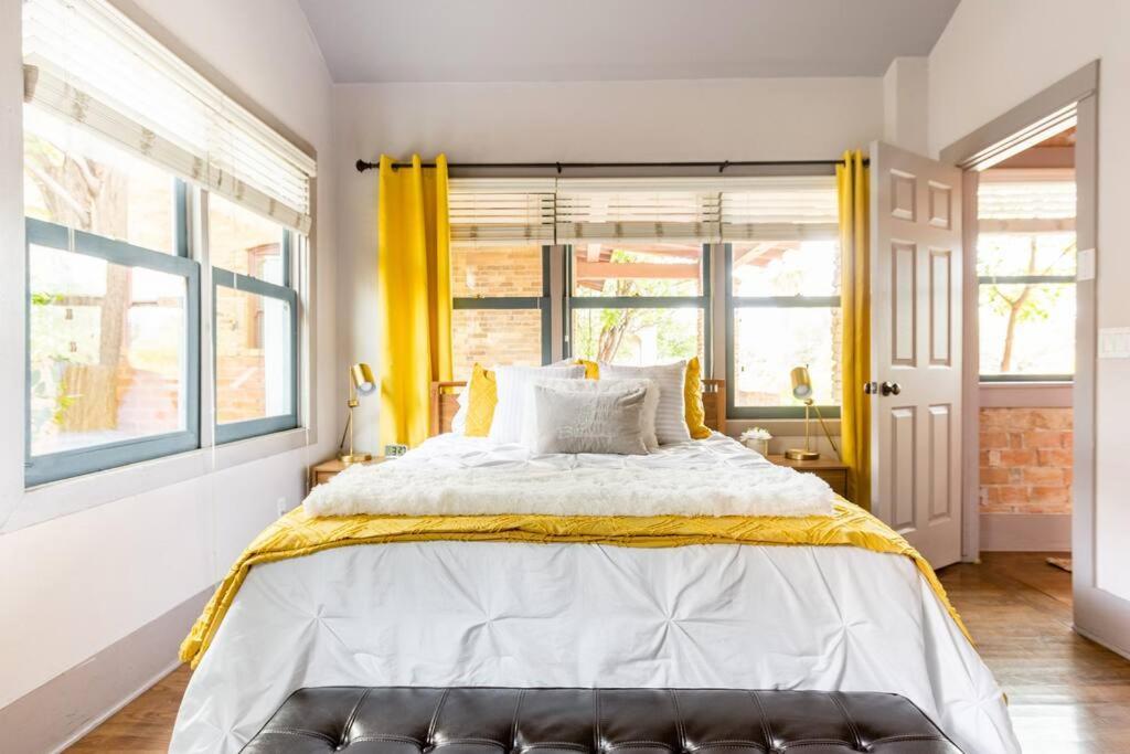 2Br Home W Parking Downtown Charm In Full Bloom! ทูซอน ภายนอก รูปภาพ