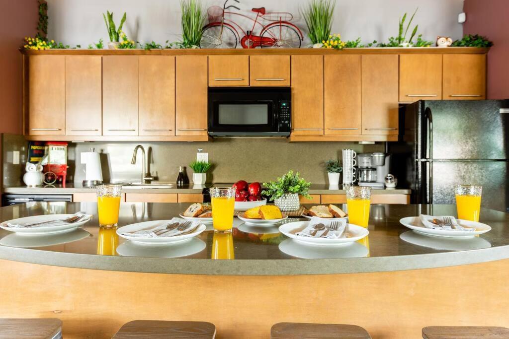 2Br Home W Parking Downtown Charm In Full Bloom! ทูซอน ภายนอก รูปภาพ