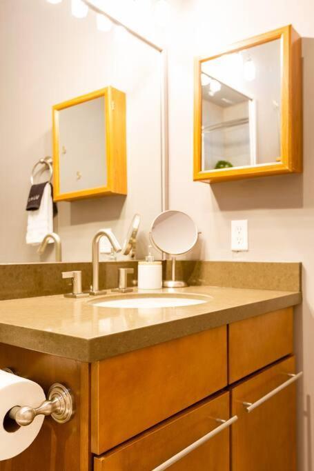 2Br Home W Parking Downtown Charm In Full Bloom! ทูซอน ภายนอก รูปภาพ