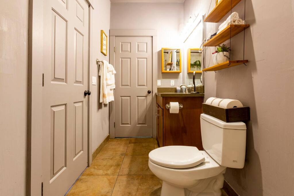 2Br Home W Parking Downtown Charm In Full Bloom! ทูซอน ภายนอก รูปภาพ